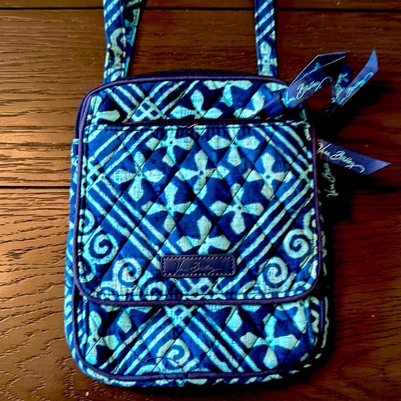 Vera Bradley Hip cross body bag. Brand new no tags . - Picture 1 of 5